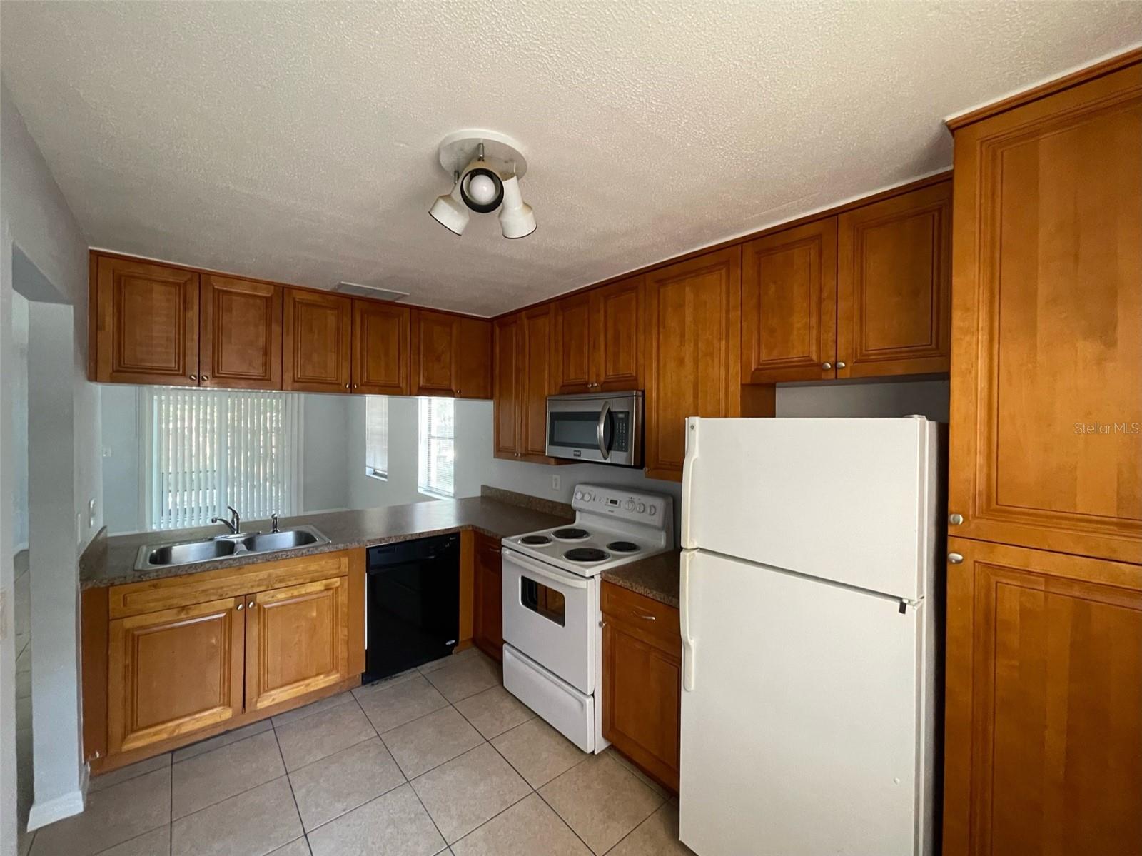950 BELTREES ST — photo 10