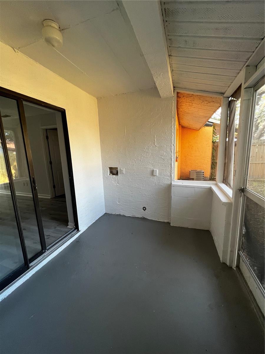 950 BELTREES ST — photo 13