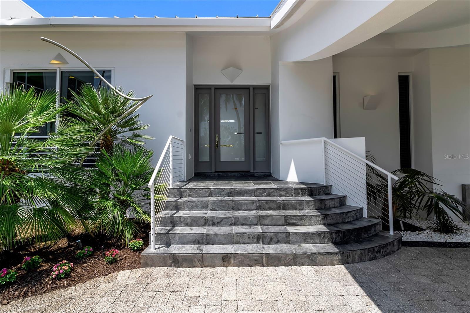 445 MCKINLEY DR — photo 16