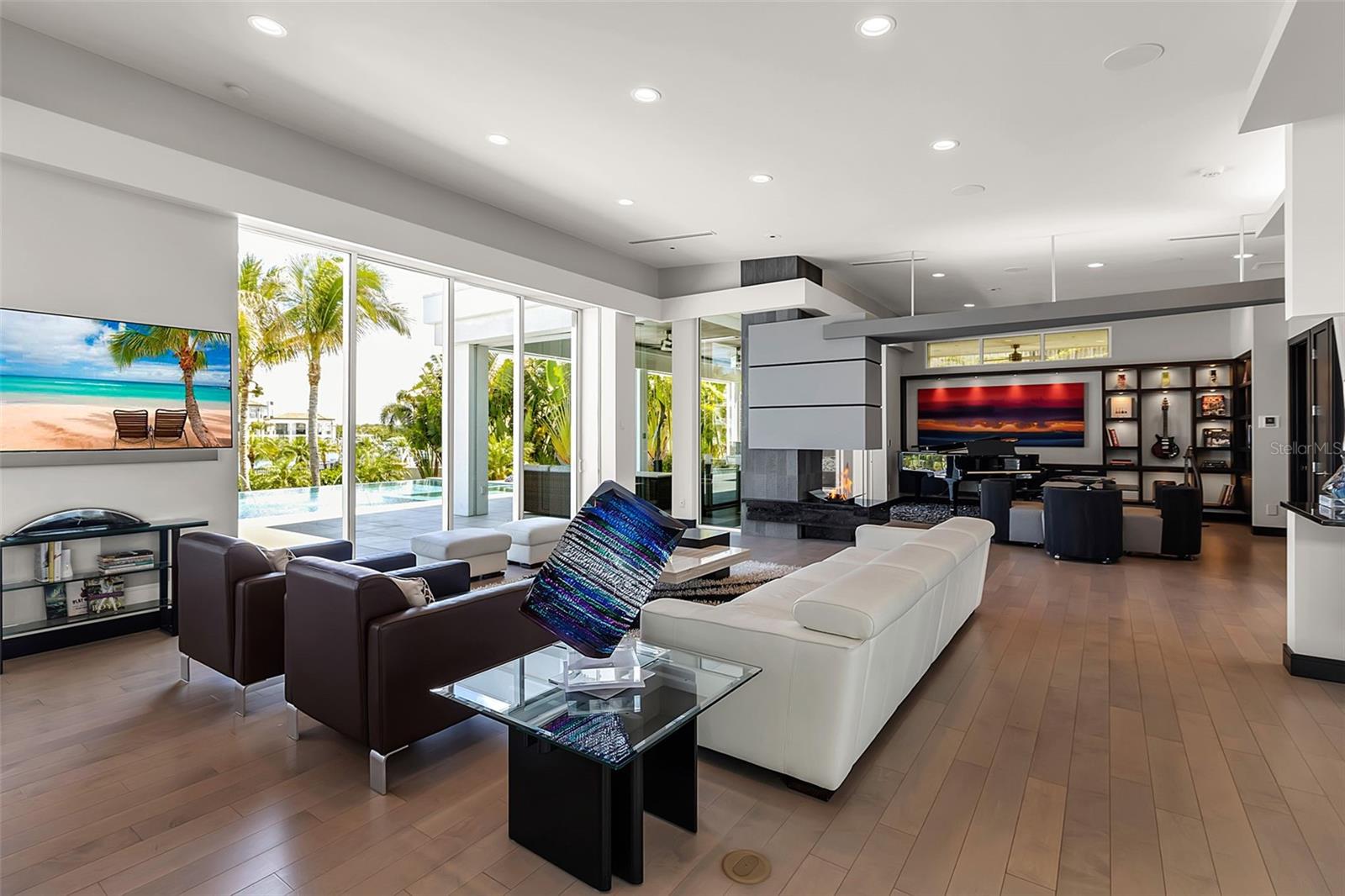 445 MCKINLEY DR — photo 21