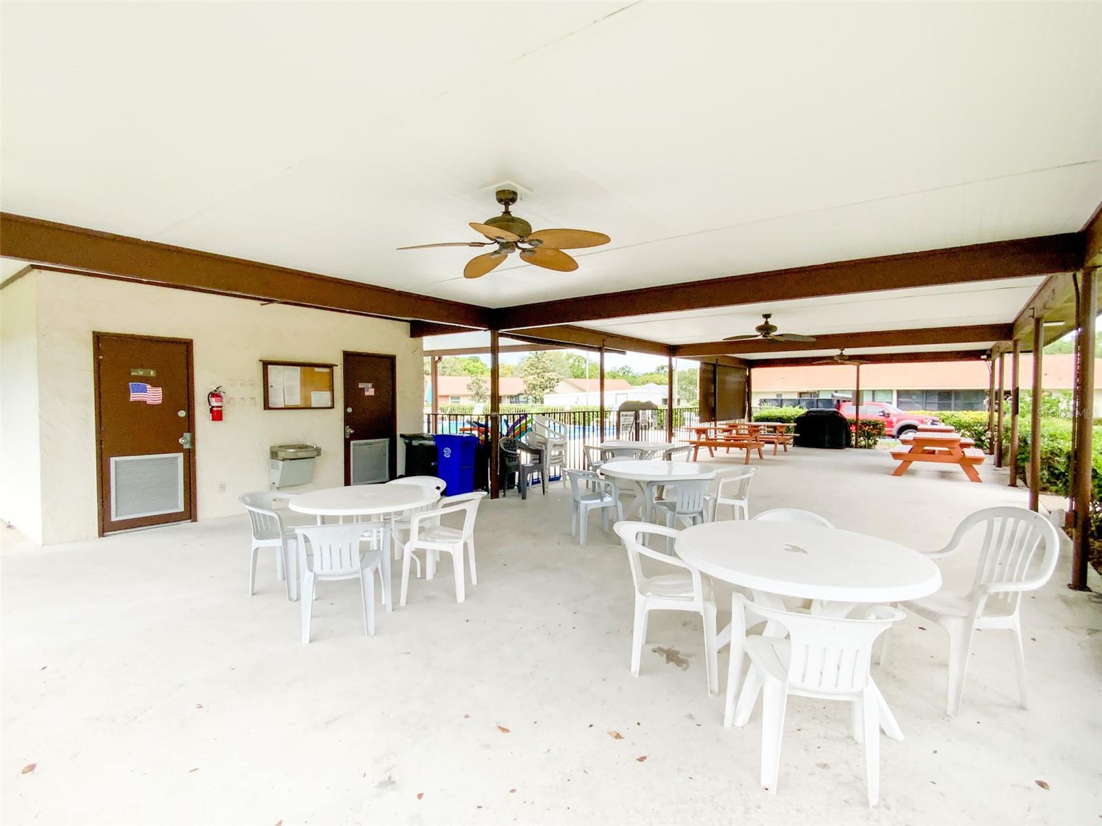 1125 MONTROSE PL — photo 36