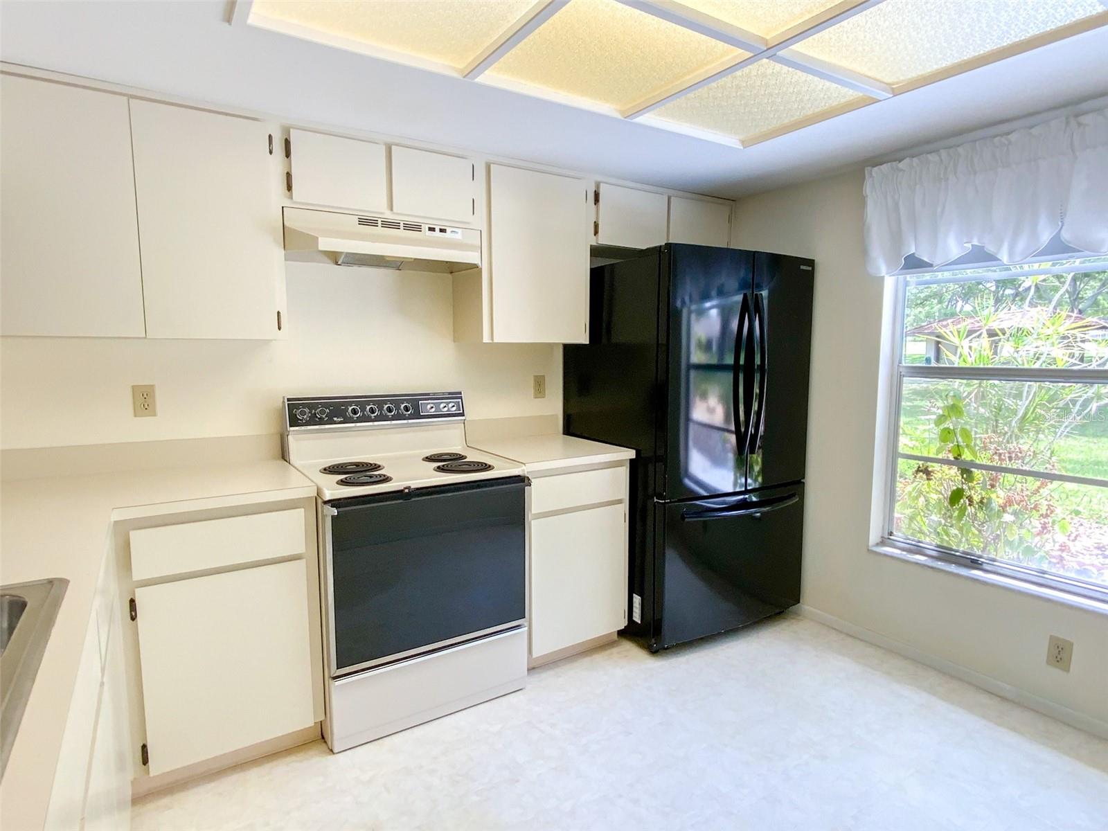 1125 MONTROSE PL — photo 4