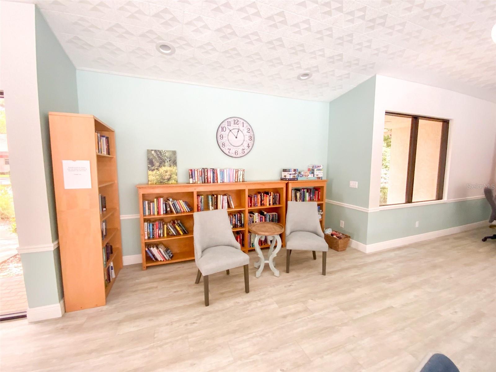 1125 MONTROSE PL — photo 32