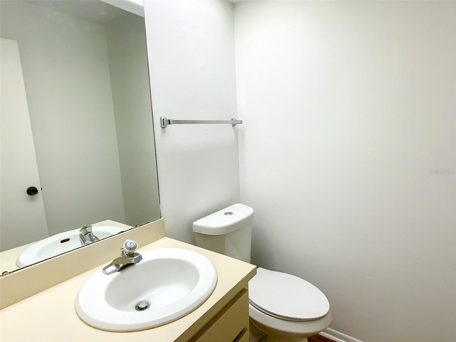 1125 MONTROSE PL — photo 16