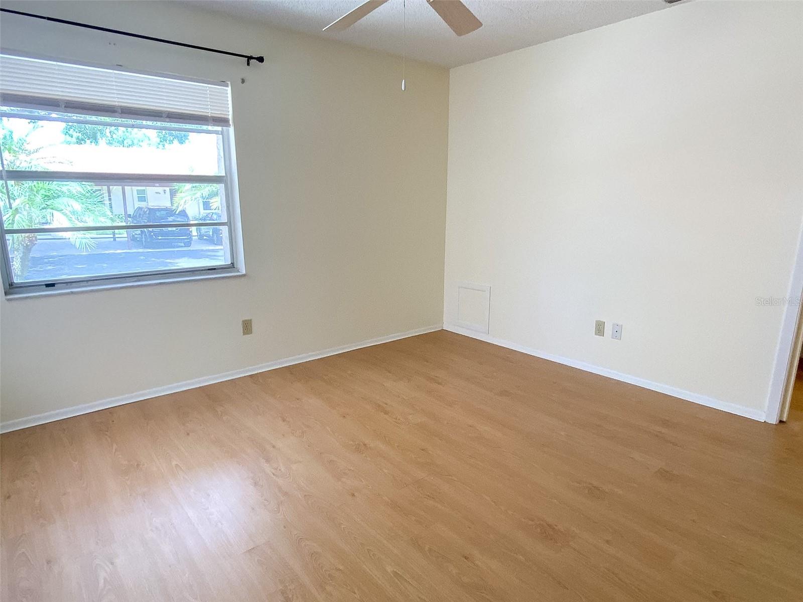 1125 MONTROSE PL — photo 13