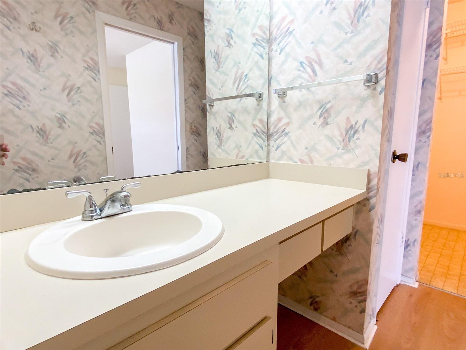 1125 MONTROSE PL — photo 15