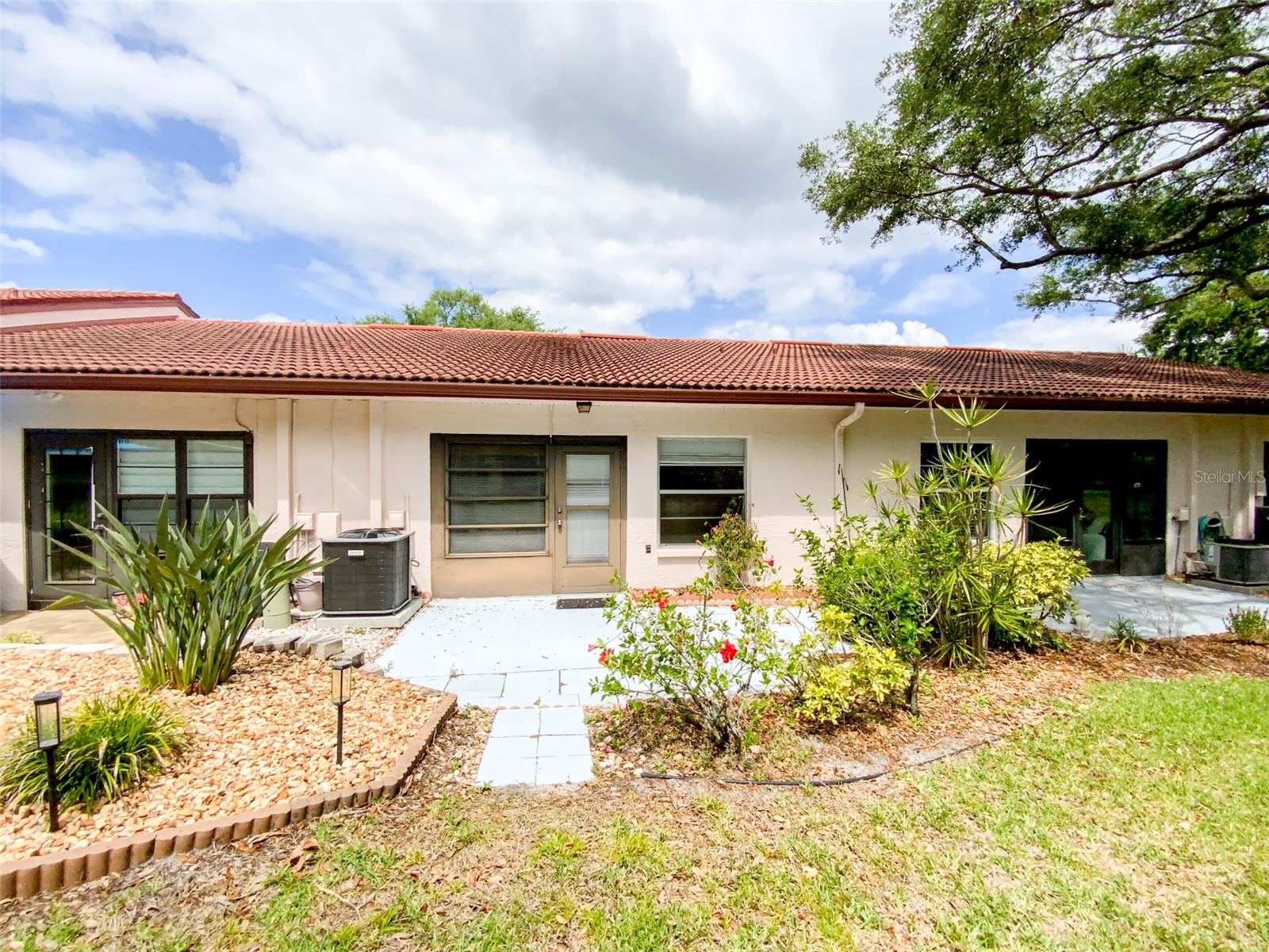 1125 MONTROSE PL — photo 19