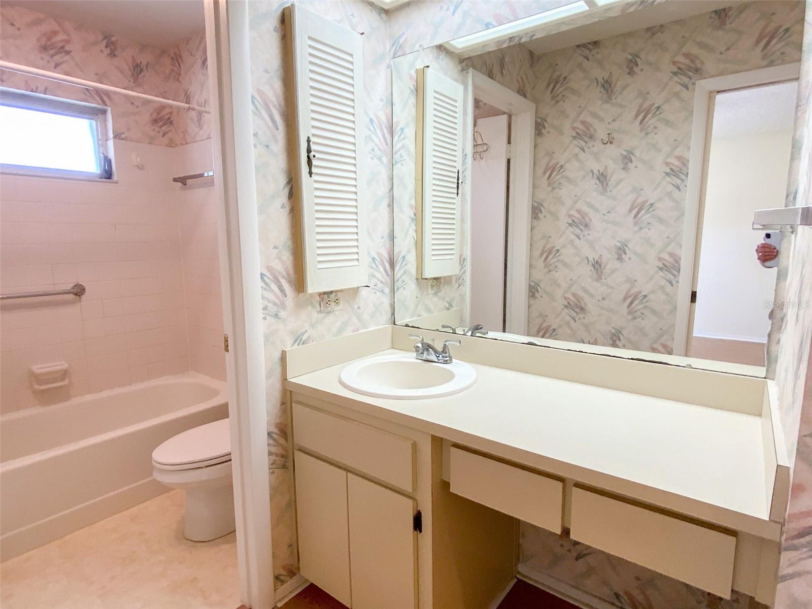 1125 MONTROSE PL — photo 14