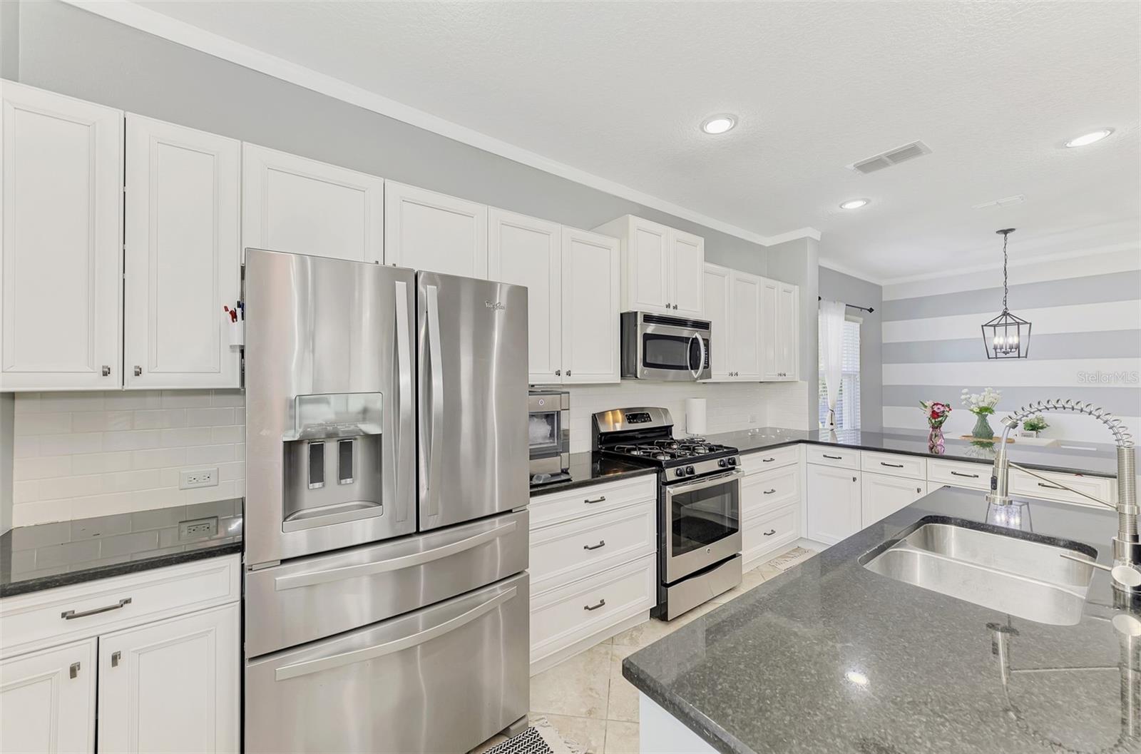5008 MISSION PARK LN — photo 2