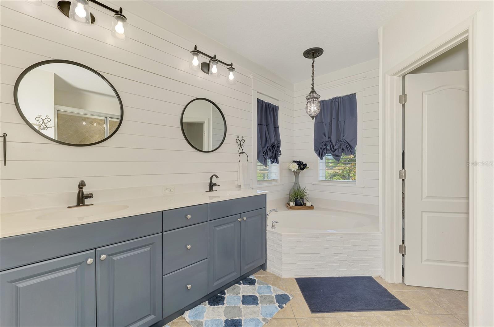 5008 MISSION PARK LN — photo 36