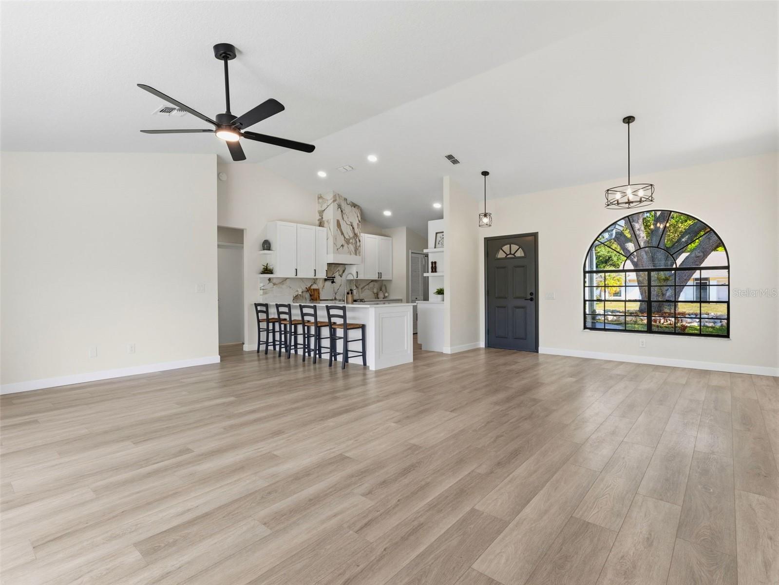 8452 YEARLING LN — photo 7