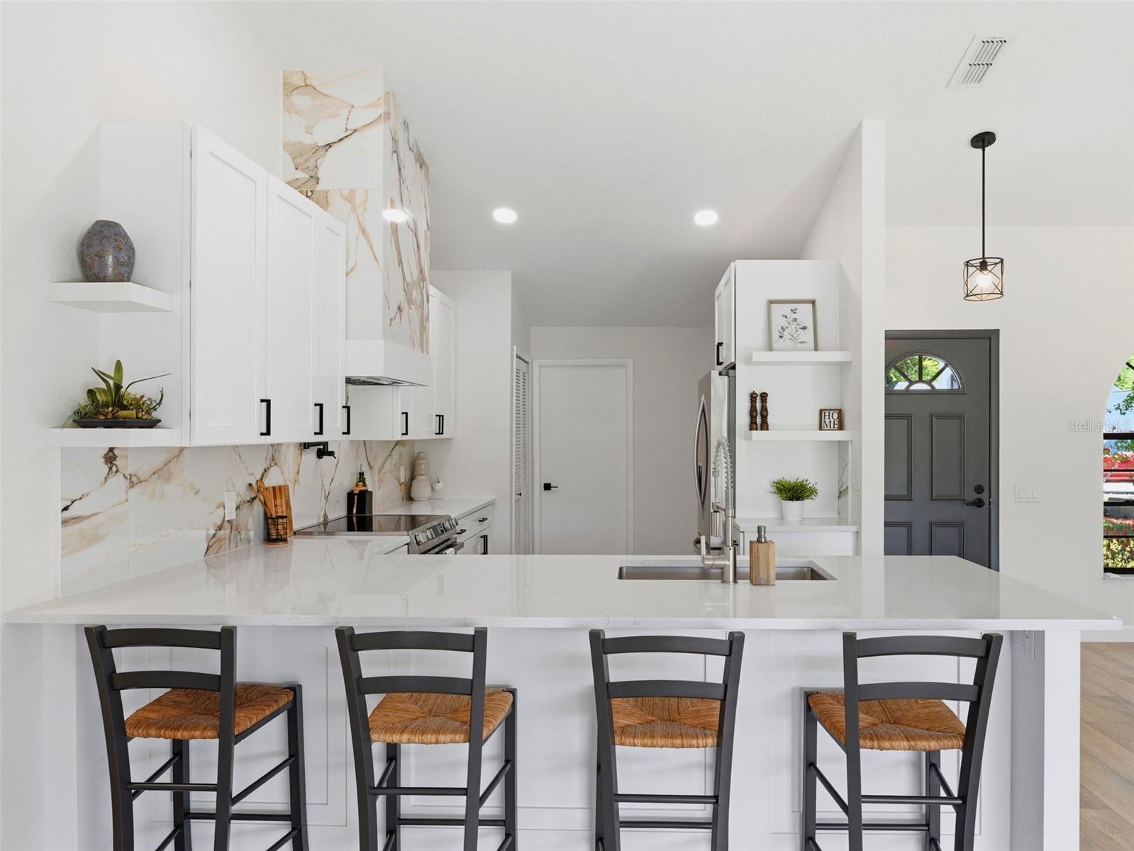 8452 YEARLING LN — photo 10