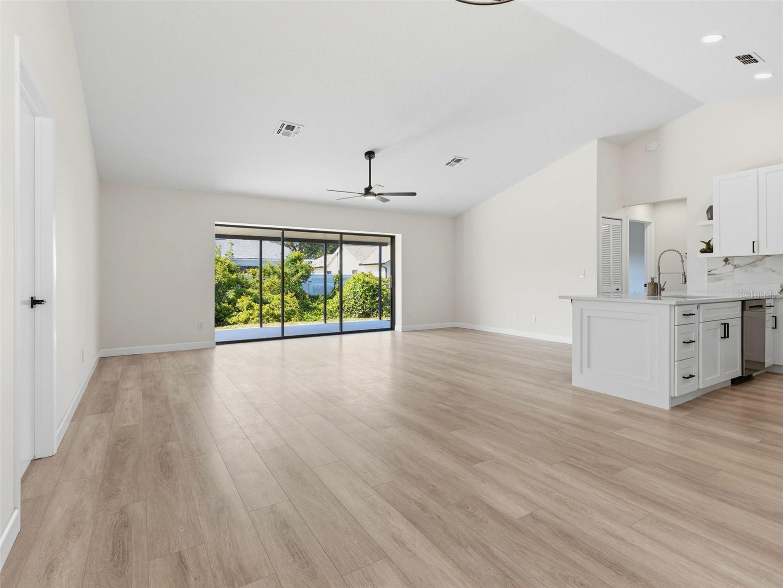 8452 YEARLING LN — photo 6