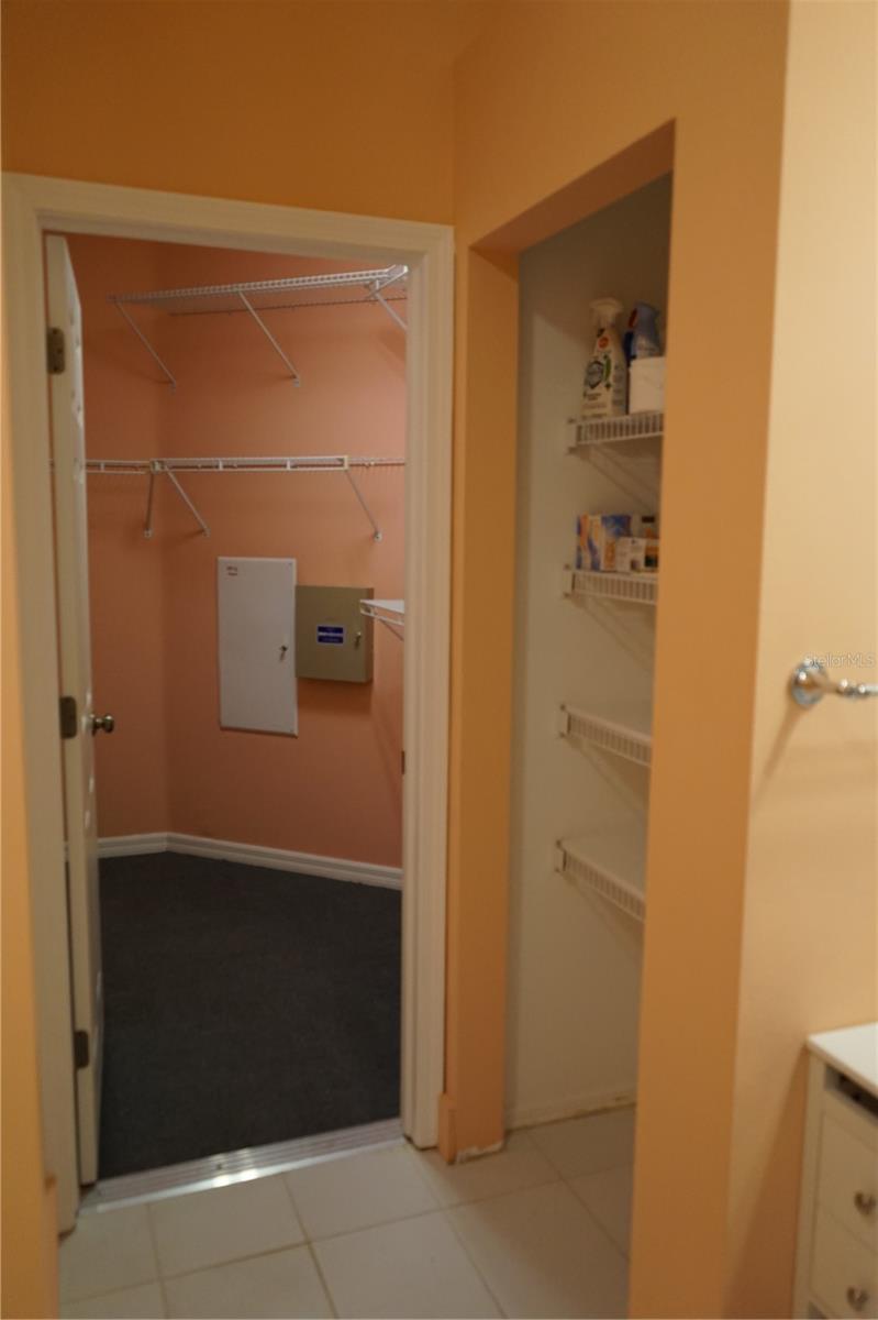 201 SUNSET CREST CT — photo 35