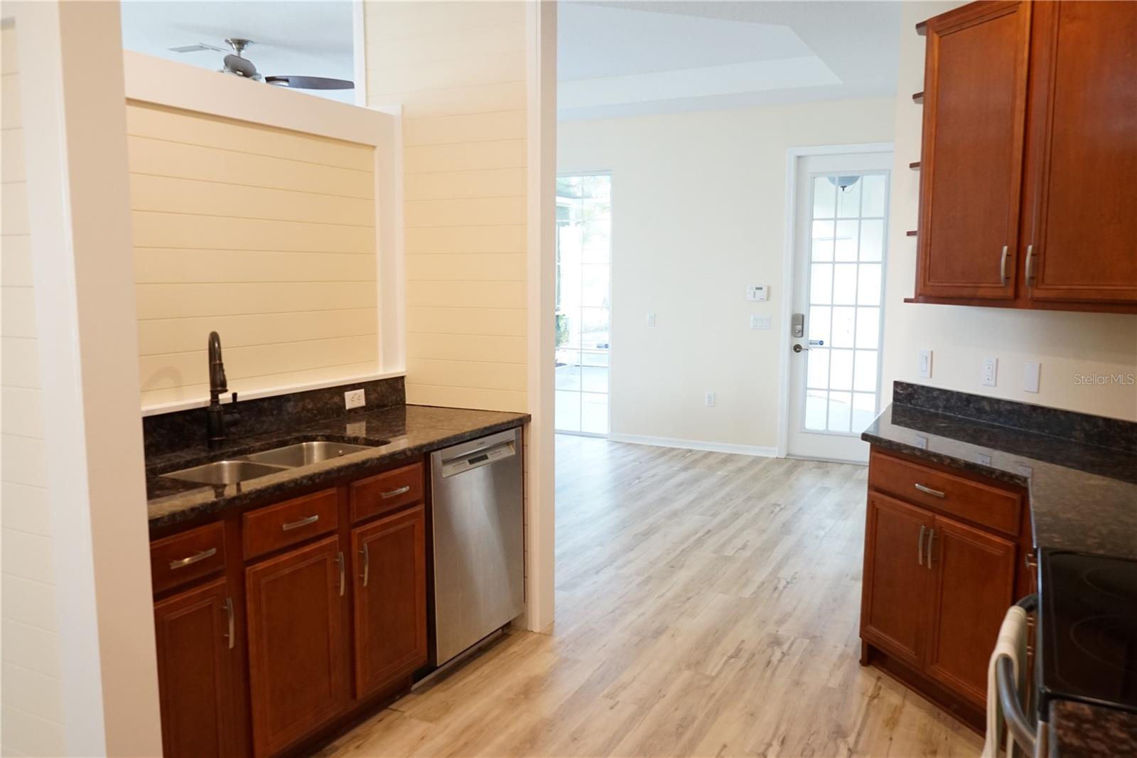 201 SUNSET CREST CT — photo 11