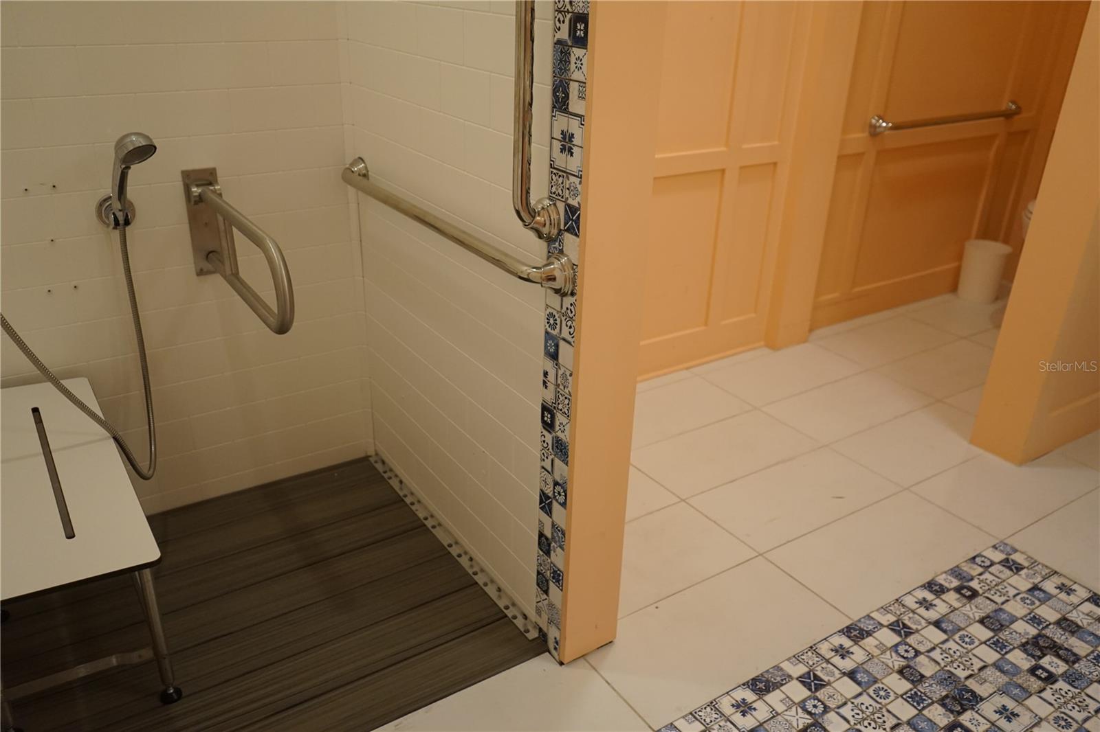 201 SUNSET CREST CT — photo 41