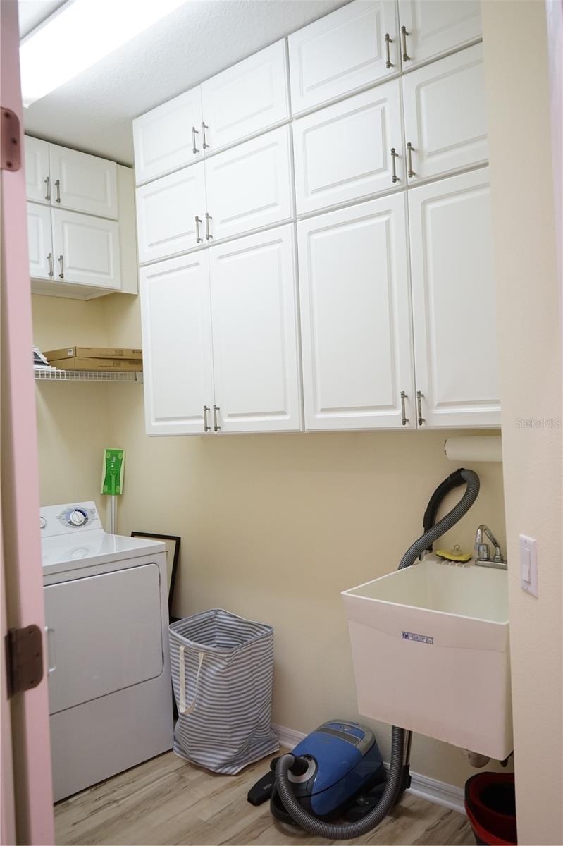 201 SUNSET CREST CT — photo 26