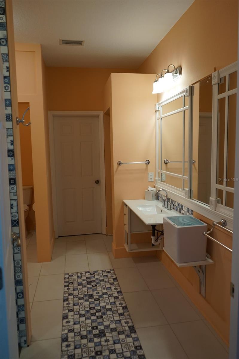 201 SUNSET CREST CT — photo 32