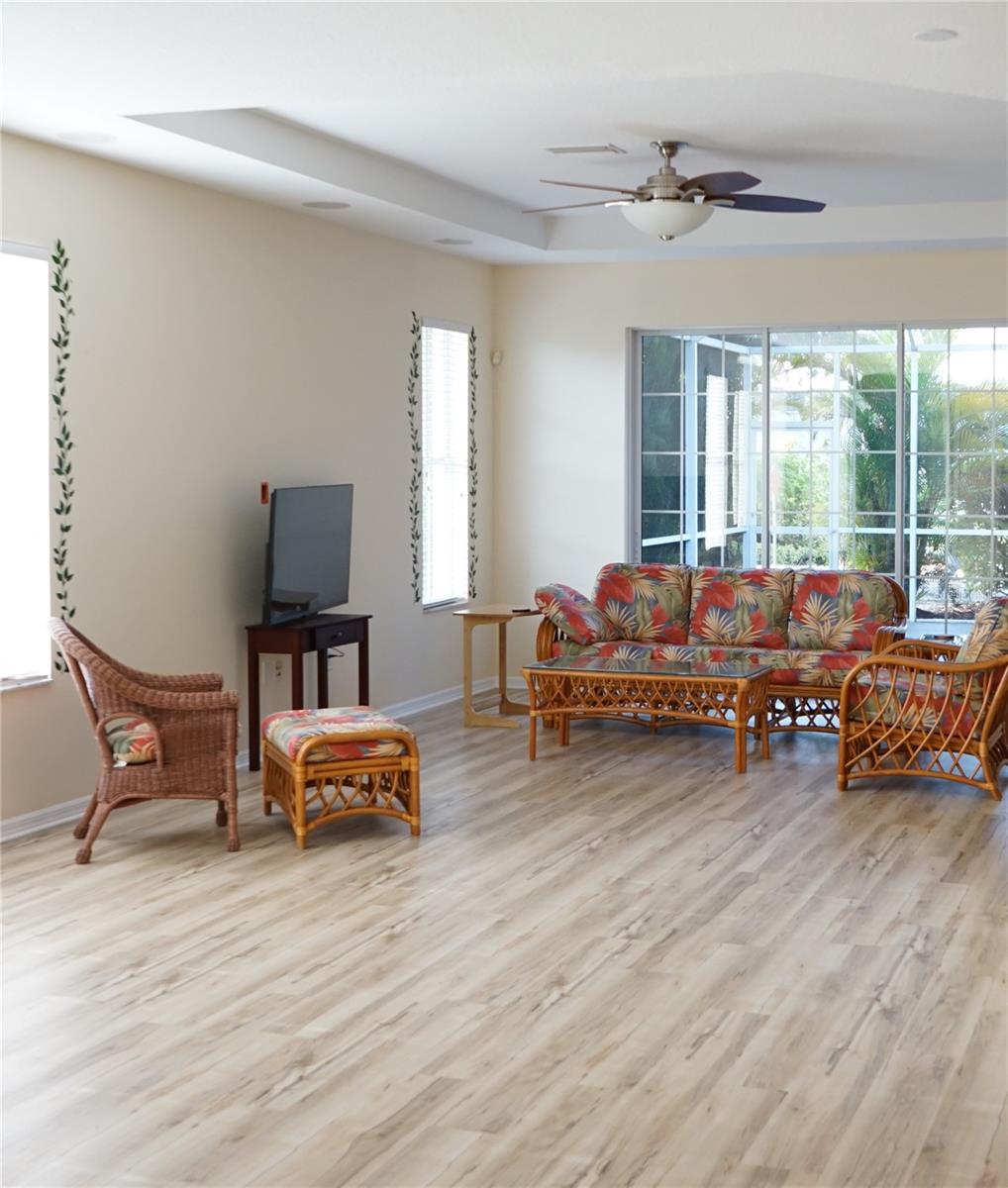 201 SUNSET CREST CT — photo 9