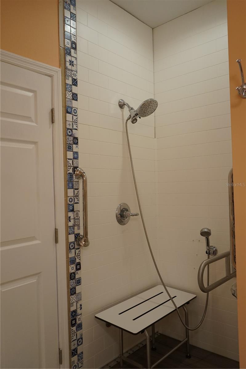 201 SUNSET CREST CT — photo 40