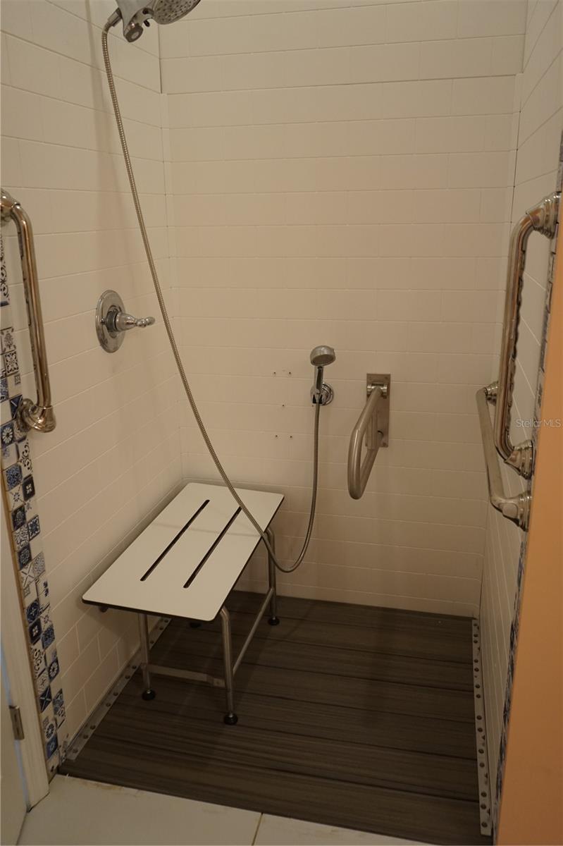 201 SUNSET CREST CT — photo 39