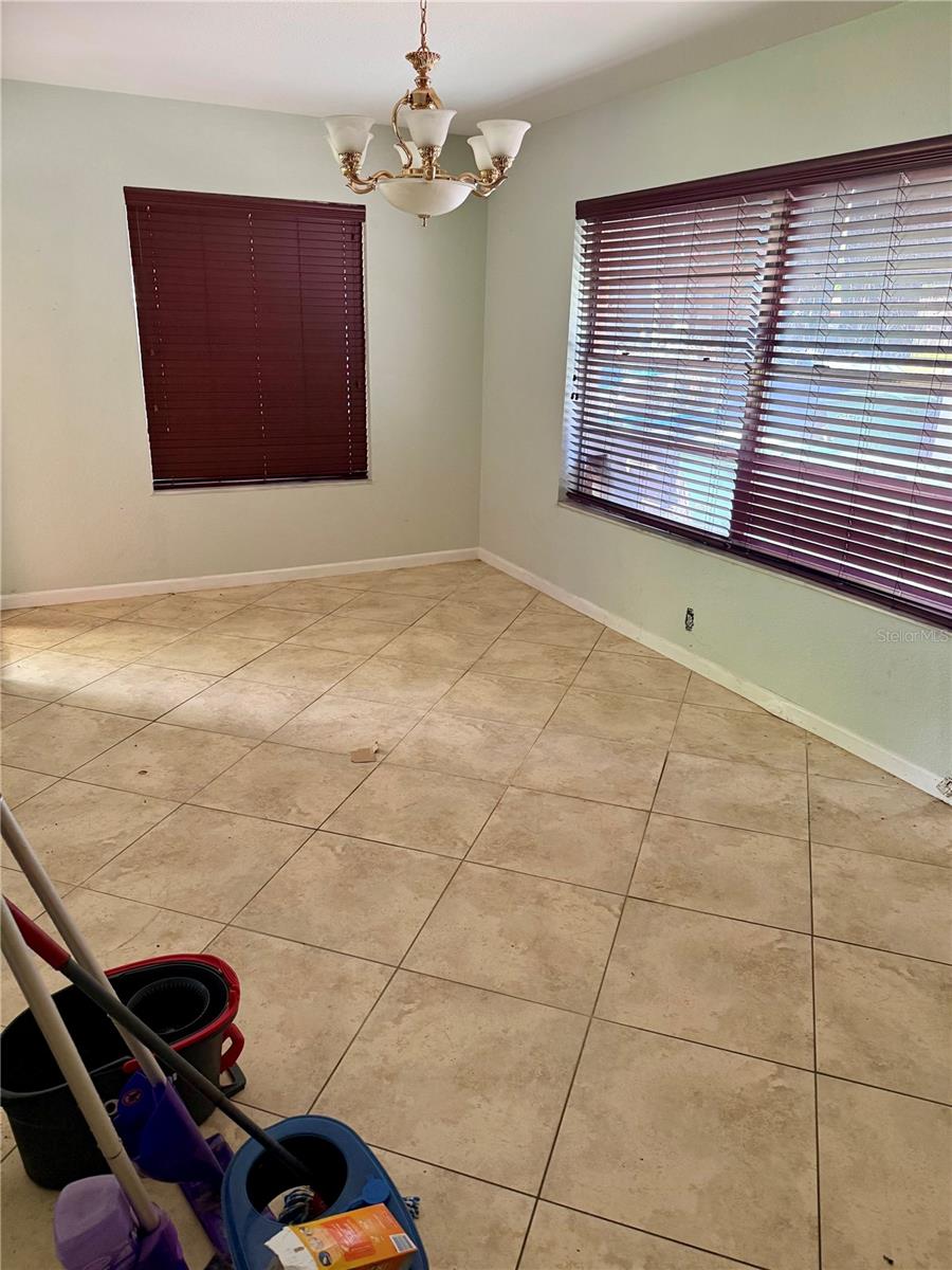 3018 W AILEEN ST — photo 4