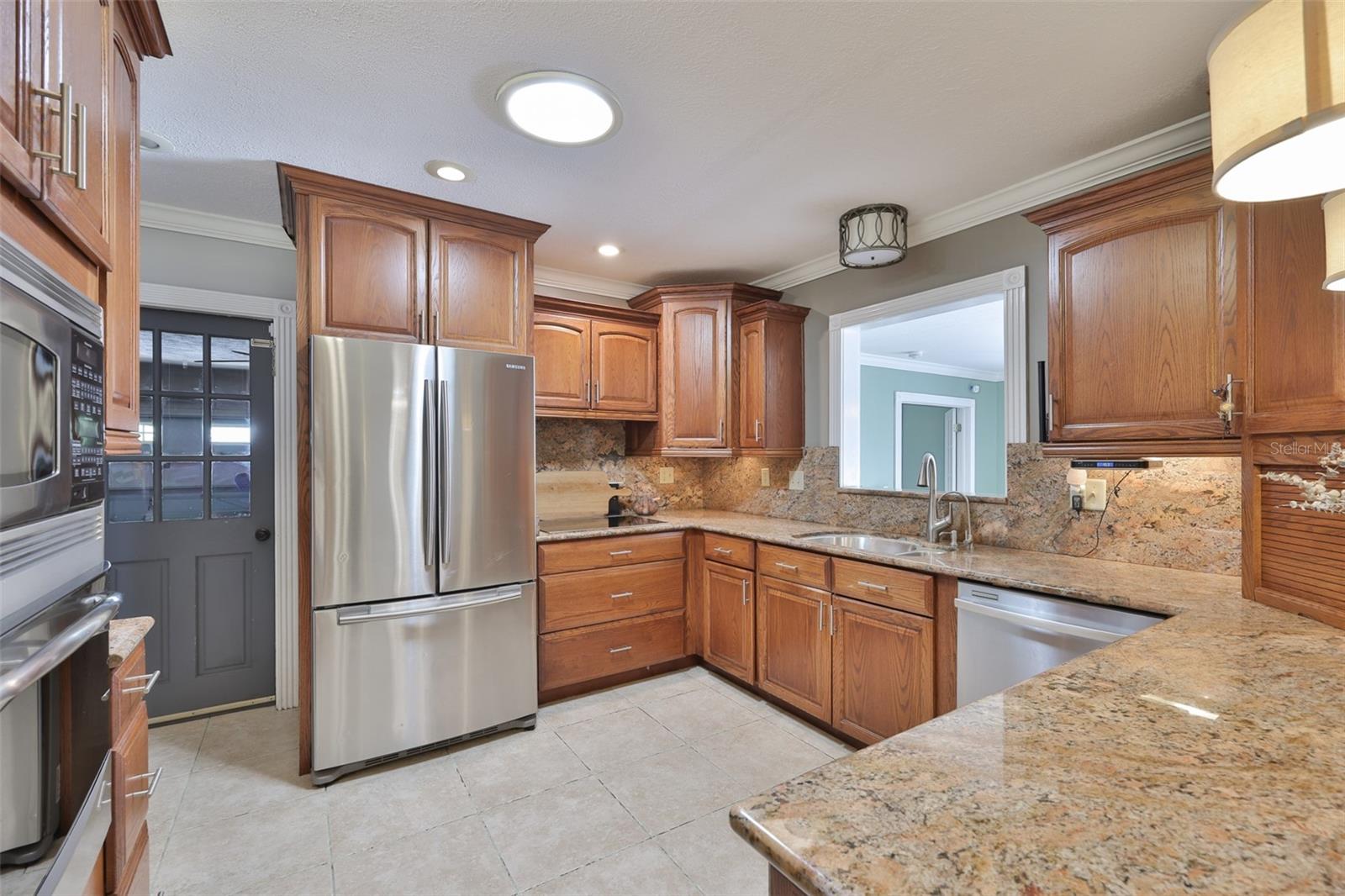 1311 ESTATEWOOD DR — photo 9