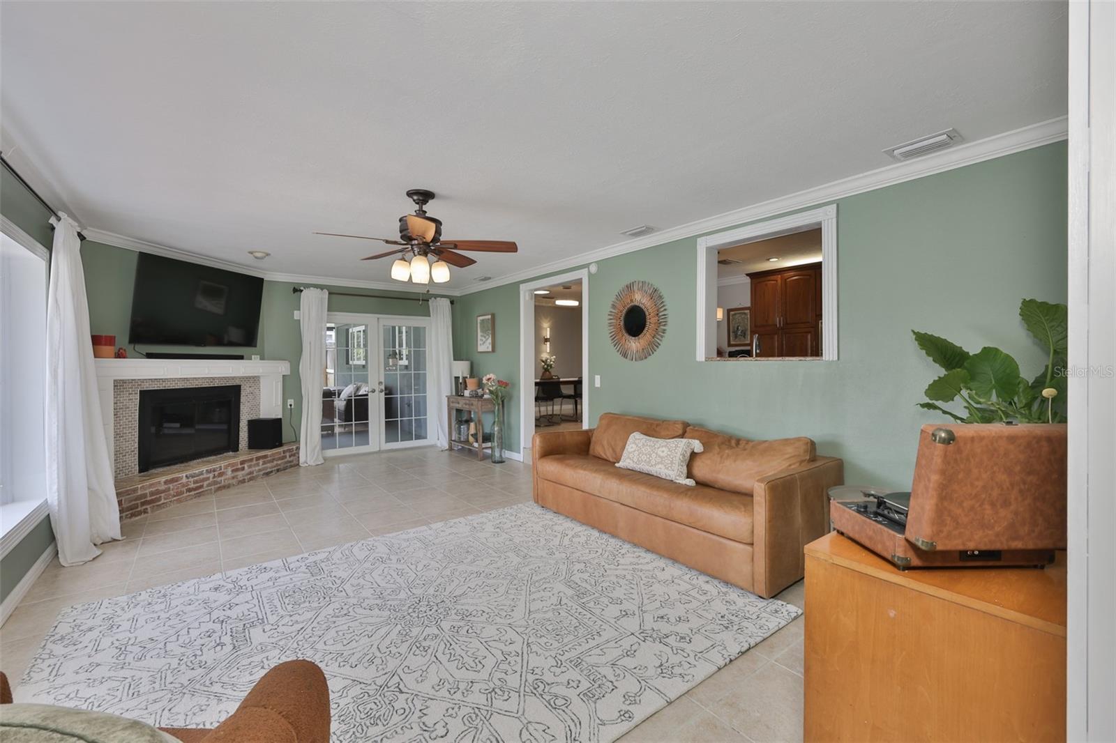 1311 ESTATEWOOD DR — photo 15