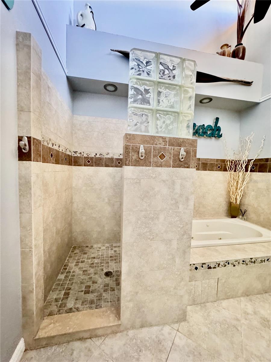 513 HAVEN POINT DR — photo 46