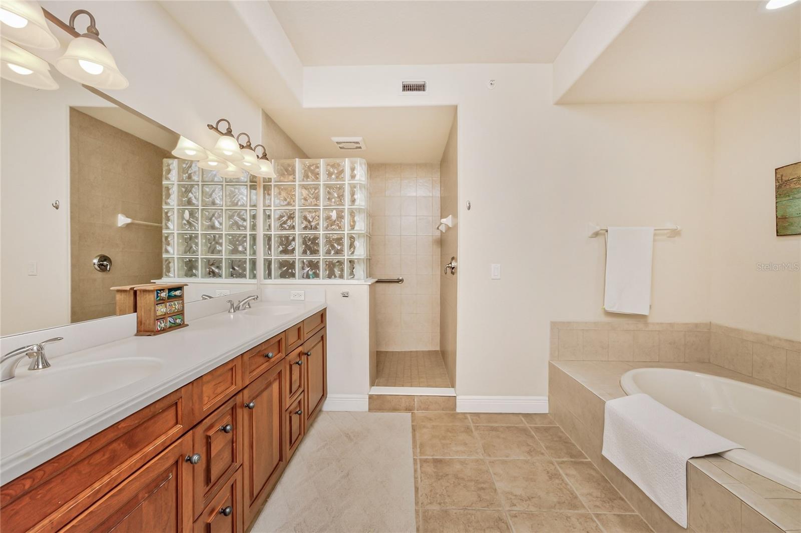 167 TAMPA AVE E #513 — photo 36