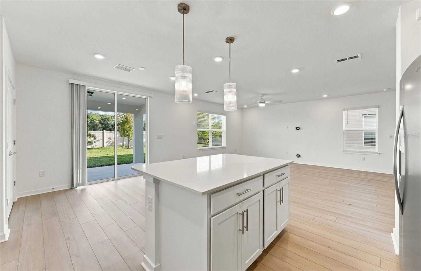 9748 CRESCENT MOON DR — photo 4