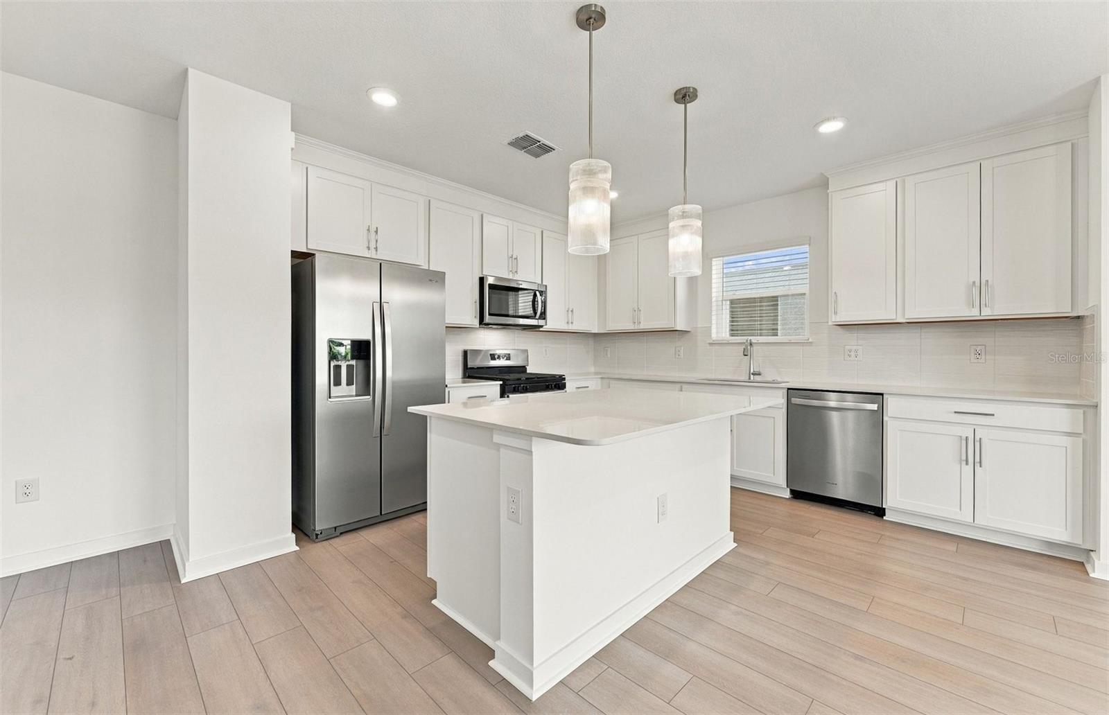 9748 CRESCENT MOON DR — photo 3