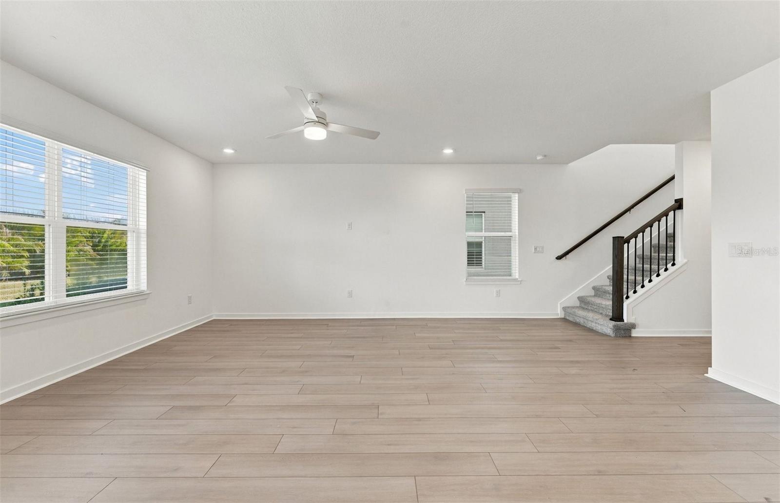 9748 CRESCENT MOON DR — photo 7