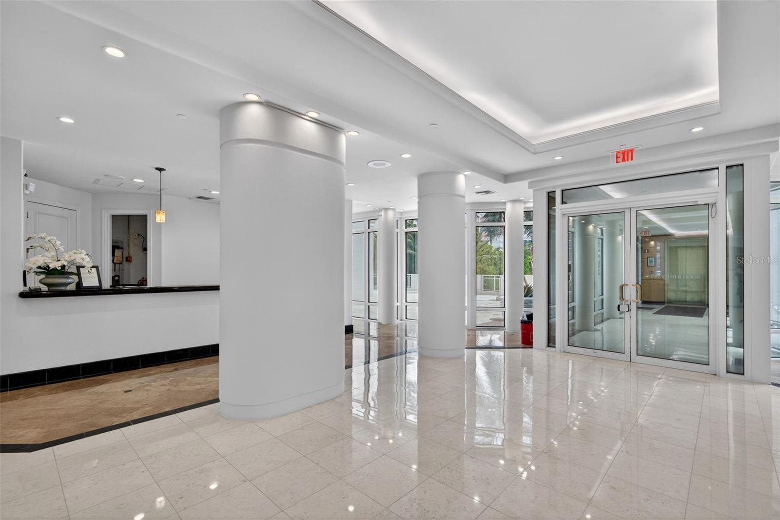 340 S PALM AVE #14 — photo 47