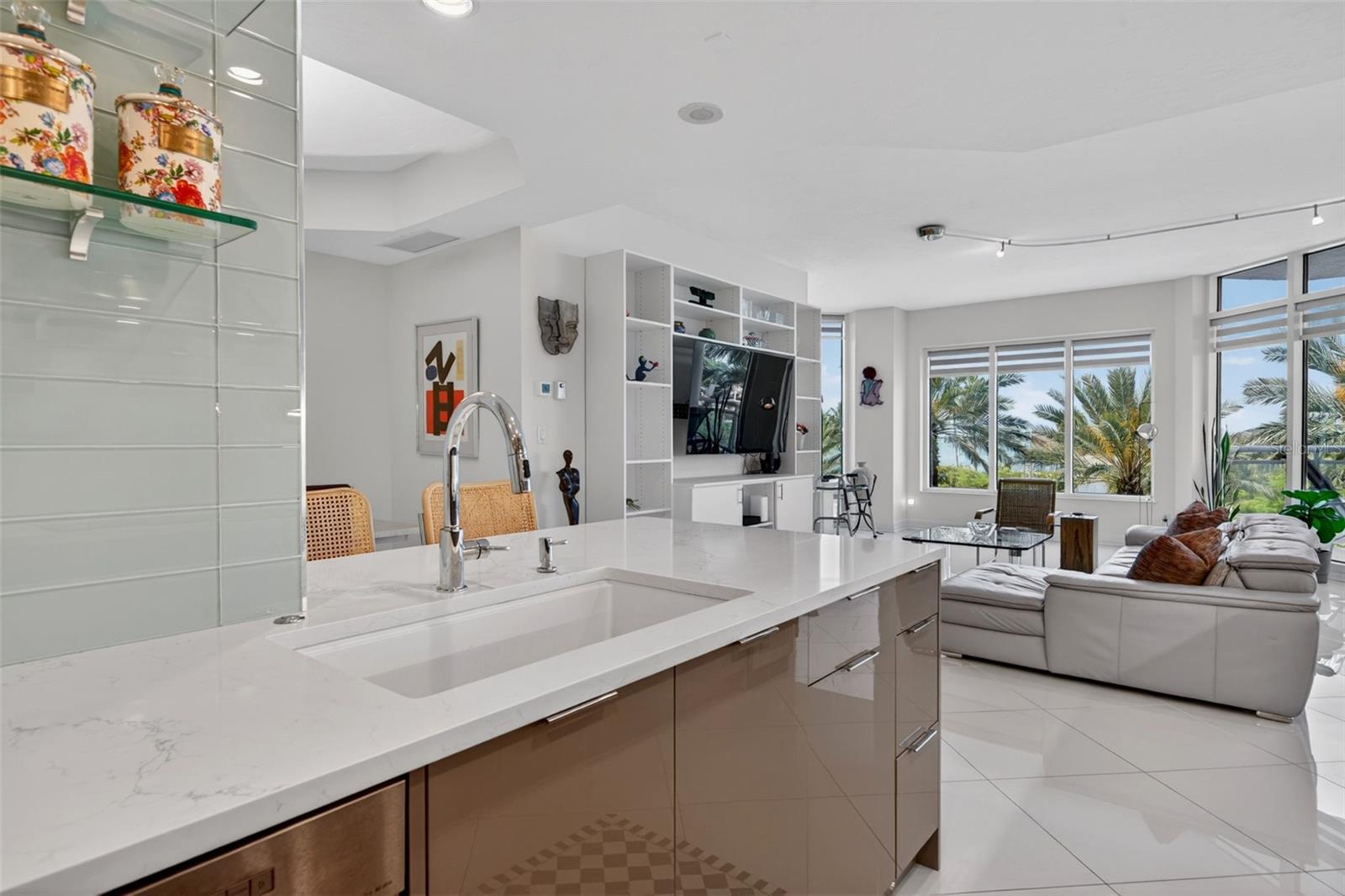 340 S PALM AVE #14 — photo 19