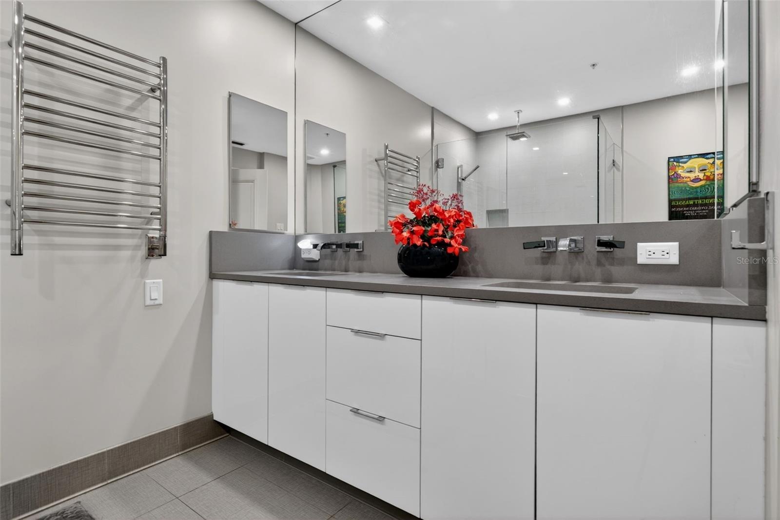 340 S PALM AVE #14 — photo 38