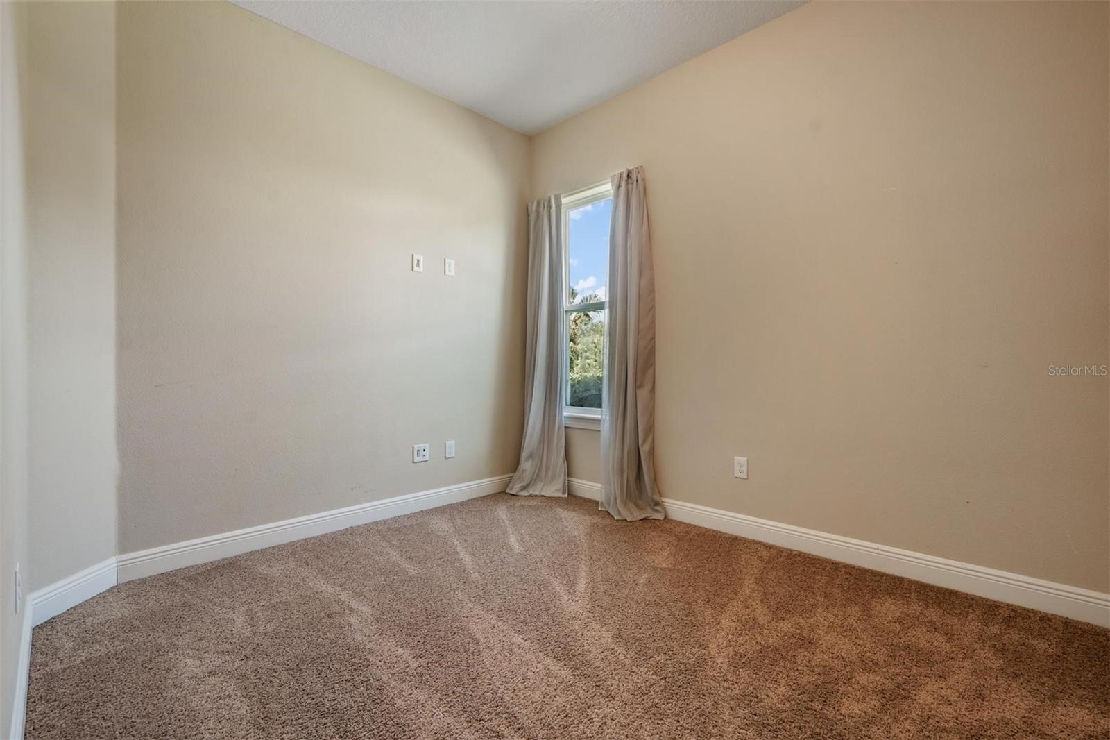9134 TILLINGHAST DR — photo 38