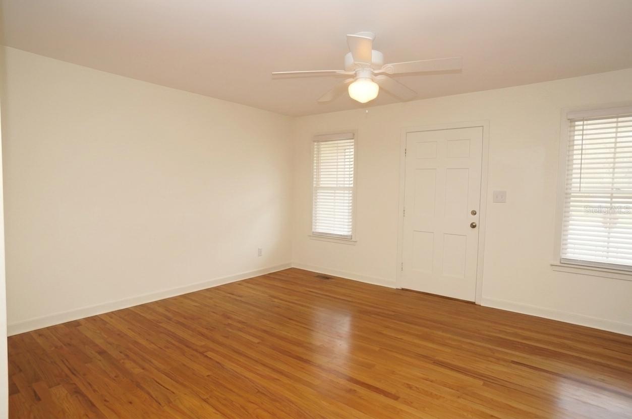 305 S AUDUBON AVE — photo 3