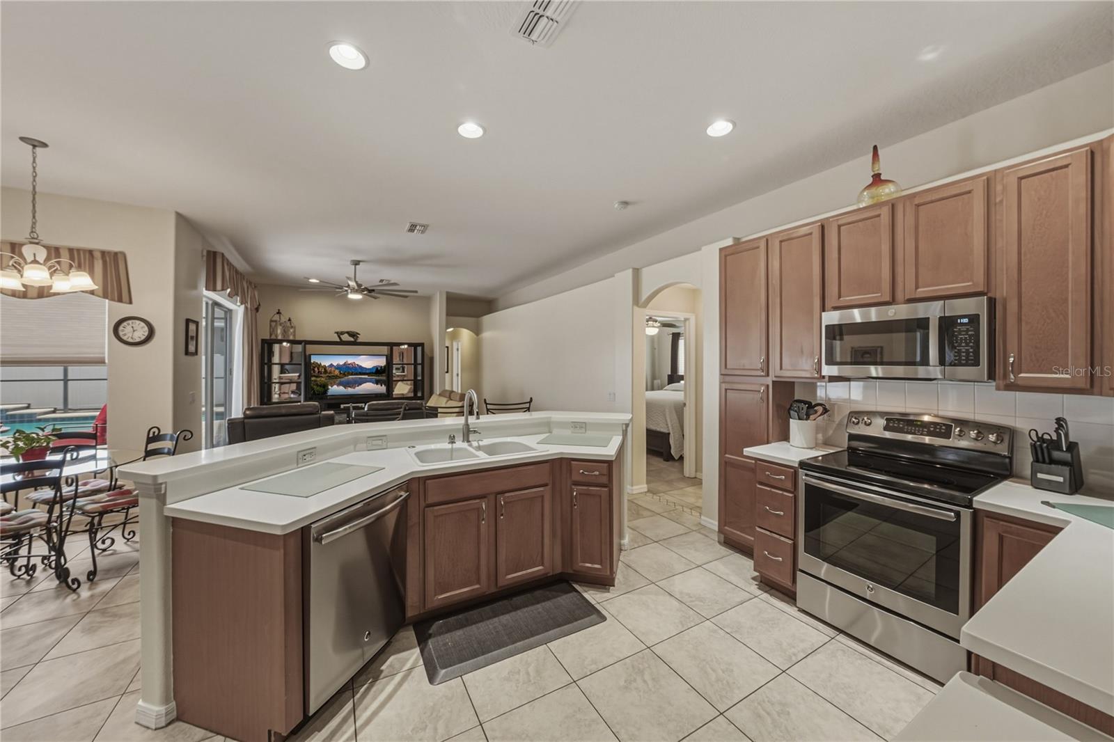 1542 SWAMP ROSE LN — photo 27
