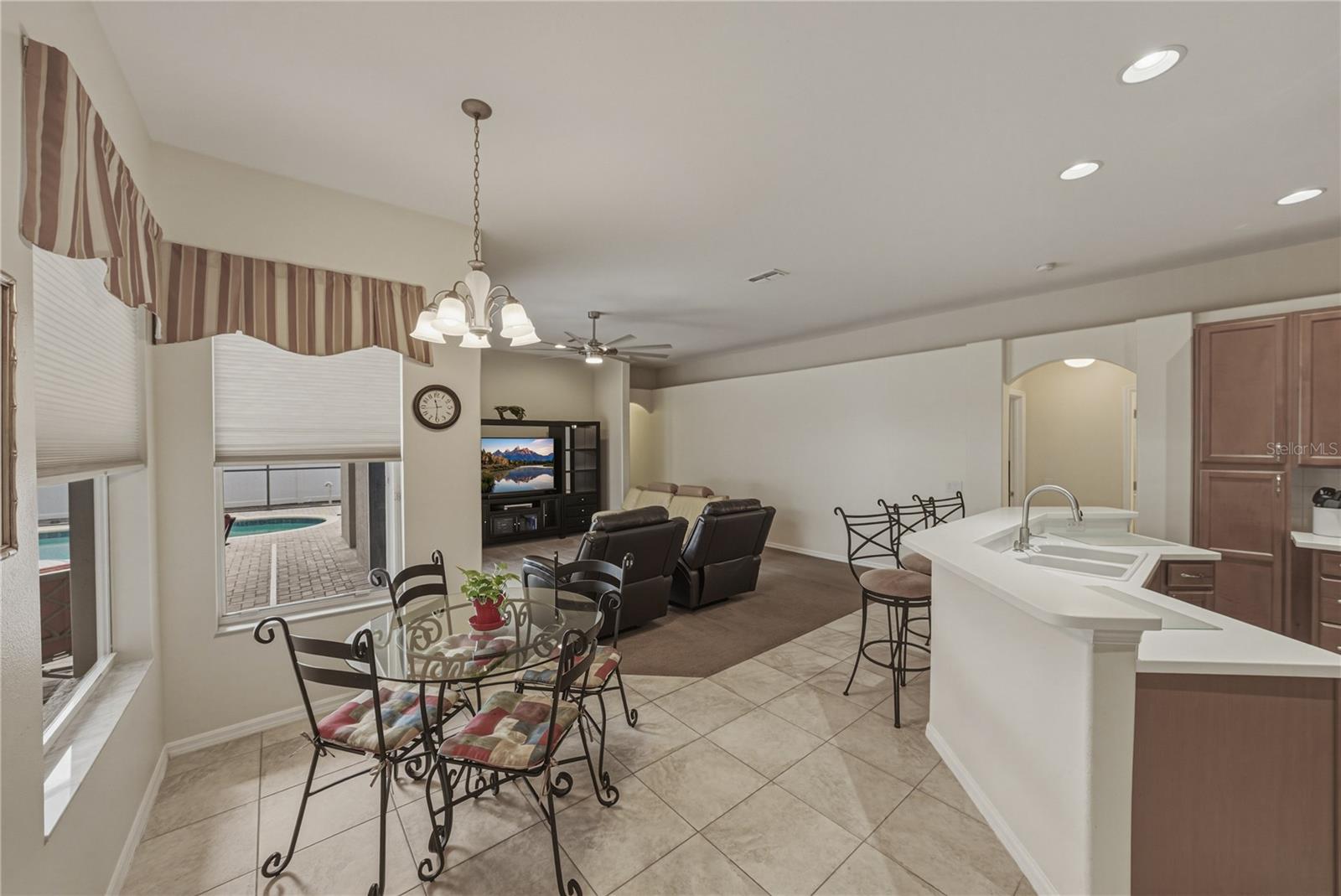 1542 SWAMP ROSE LN — photo 23