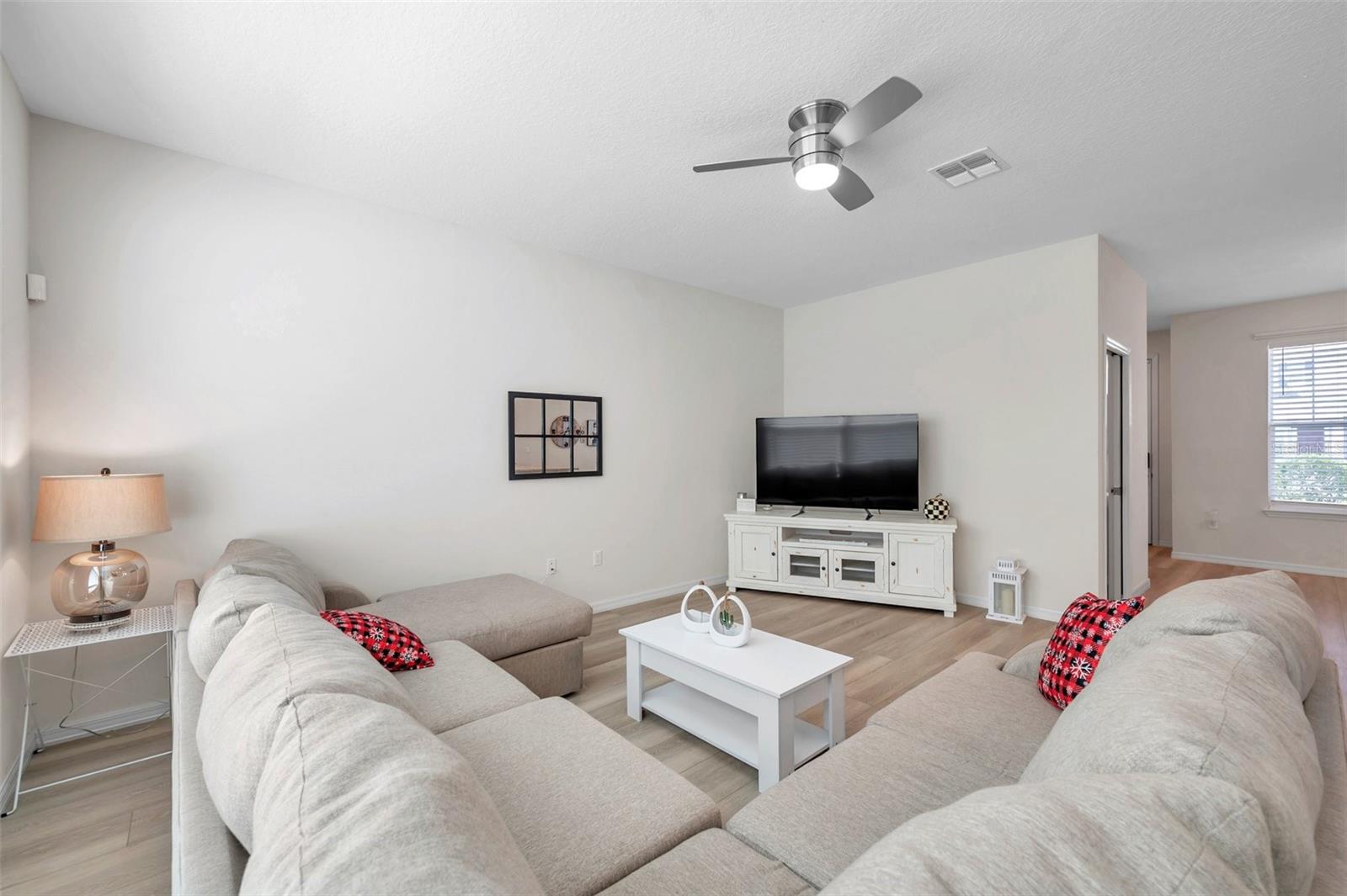 4966 AVALON PARK BLVD — photo 11
