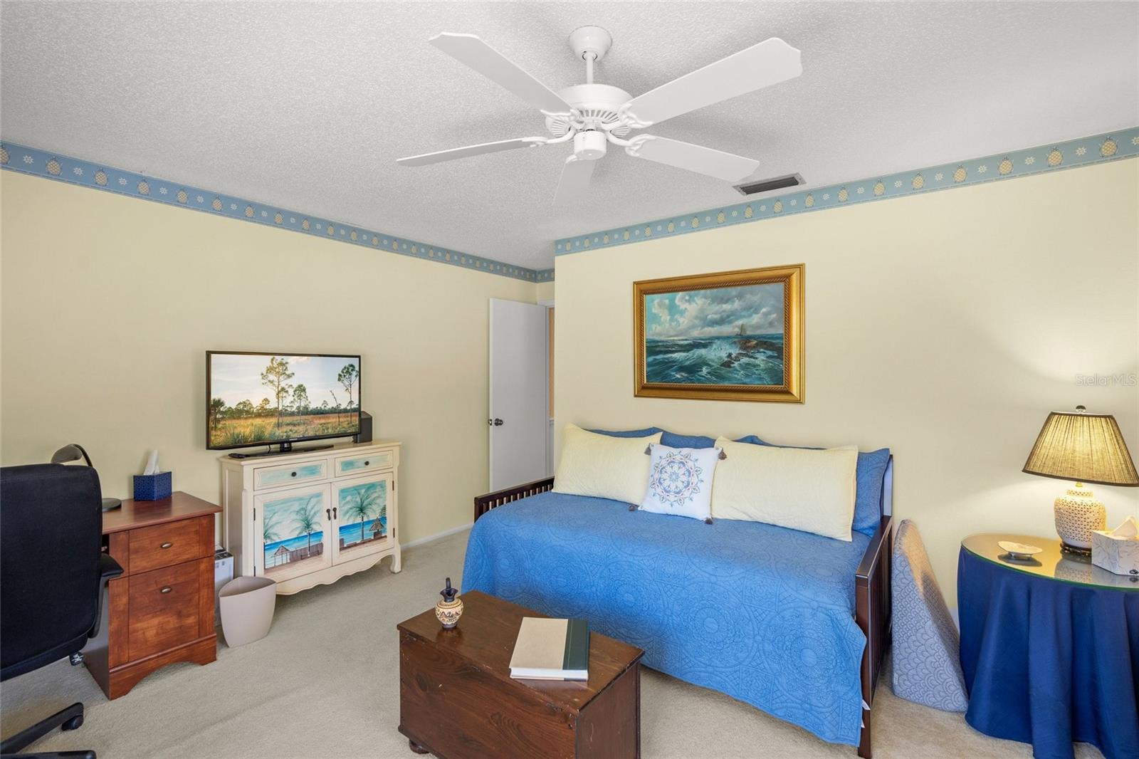 4688 OAK HOLLOW DR #25 — photo 33