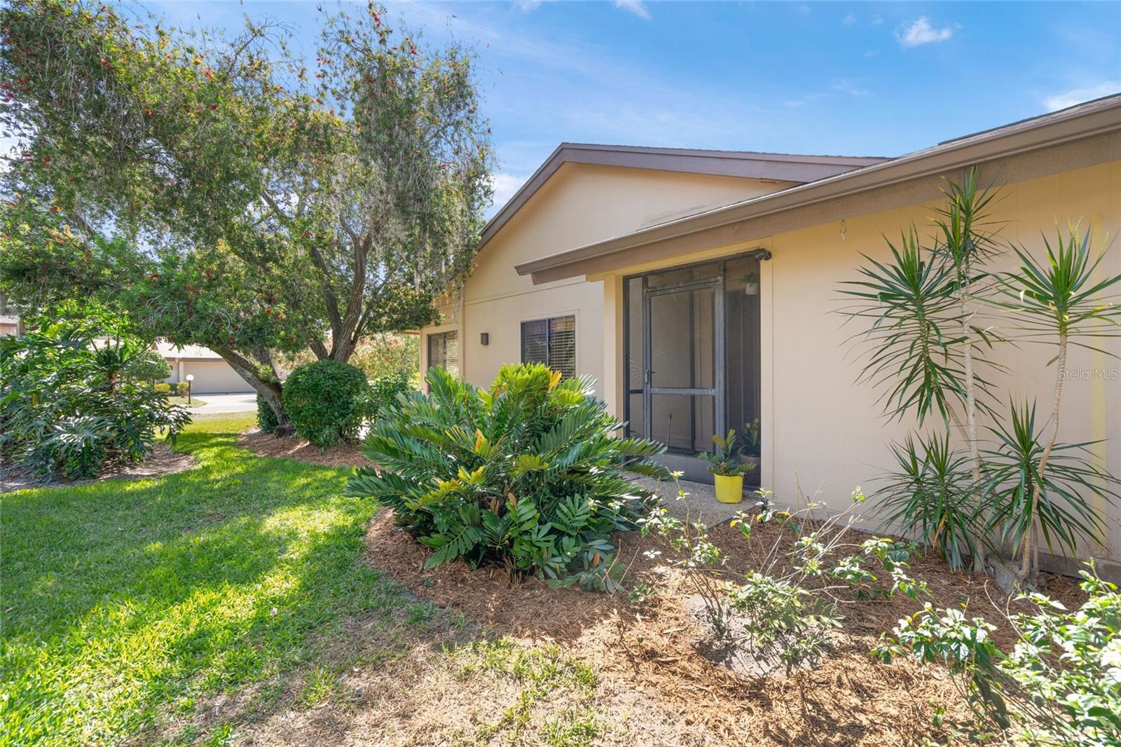 4688 OAK HOLLOW DR #25 — photo 40
