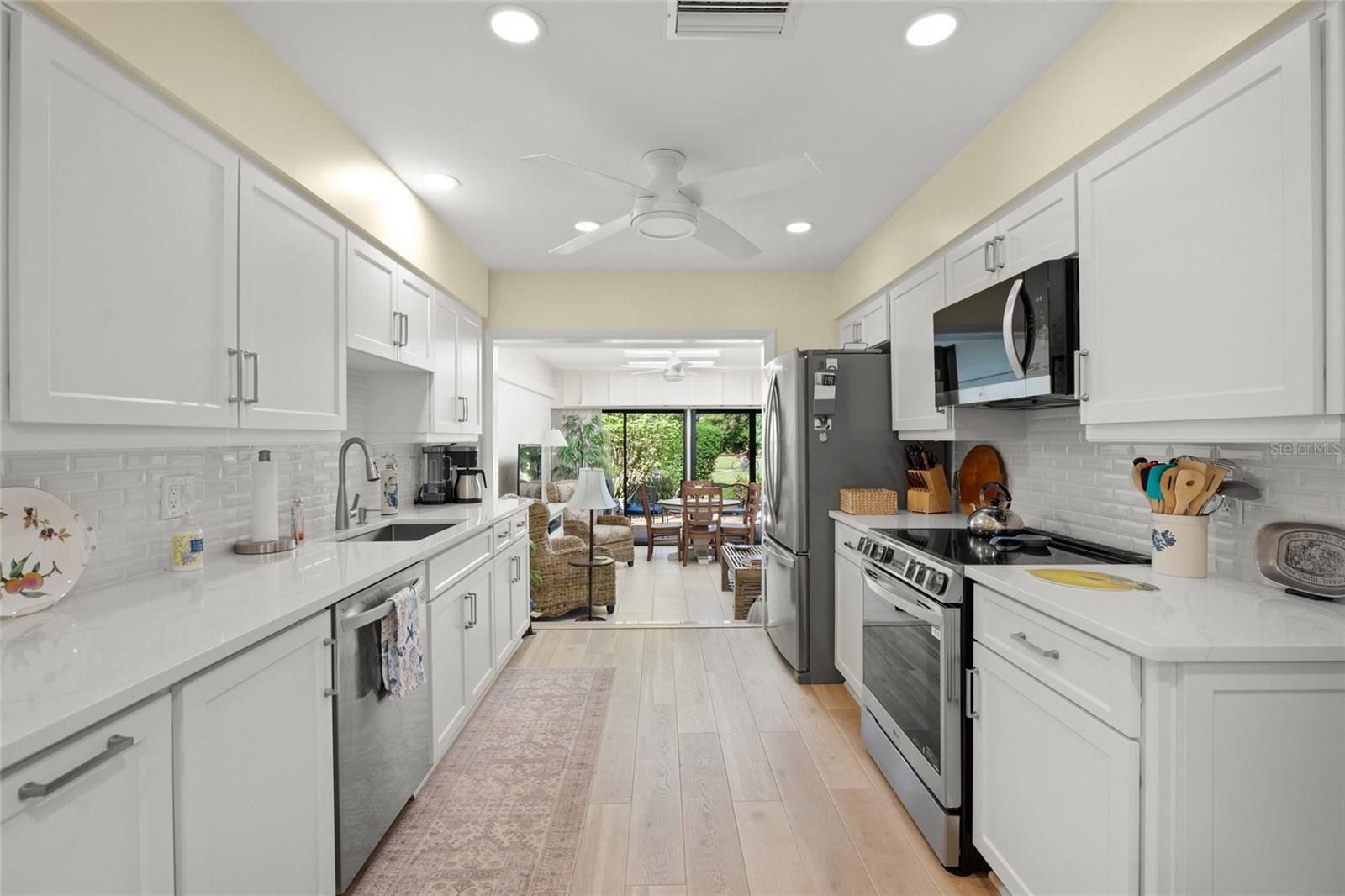 4688 OAK HOLLOW DR #25 — photo 16