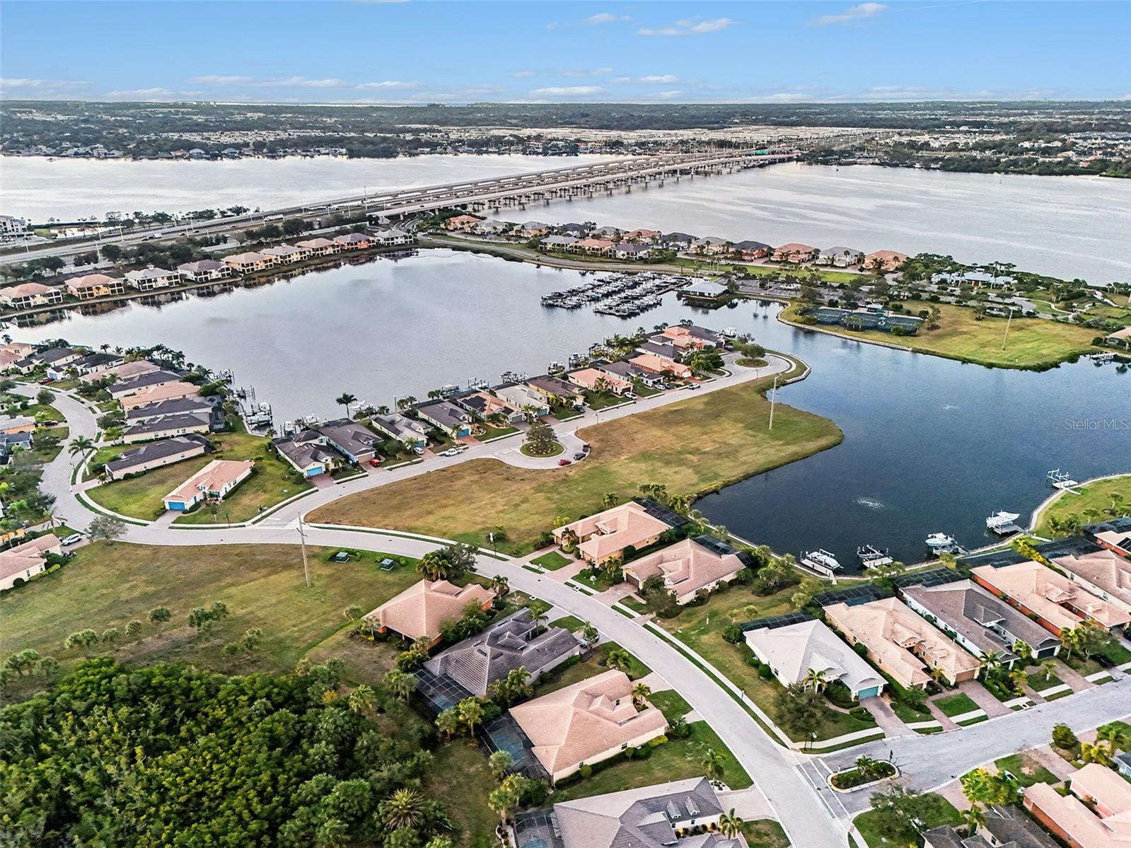 1018 OVERLOOK CT — photo 45
