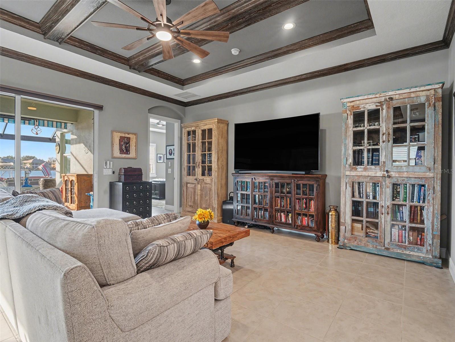 1018 OVERLOOK CT — photo 9