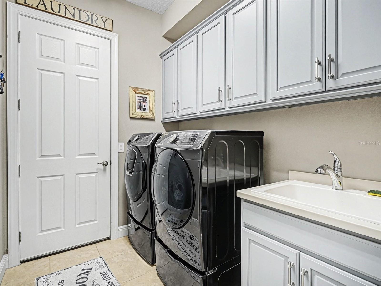 1018 OVERLOOK CT — photo 23