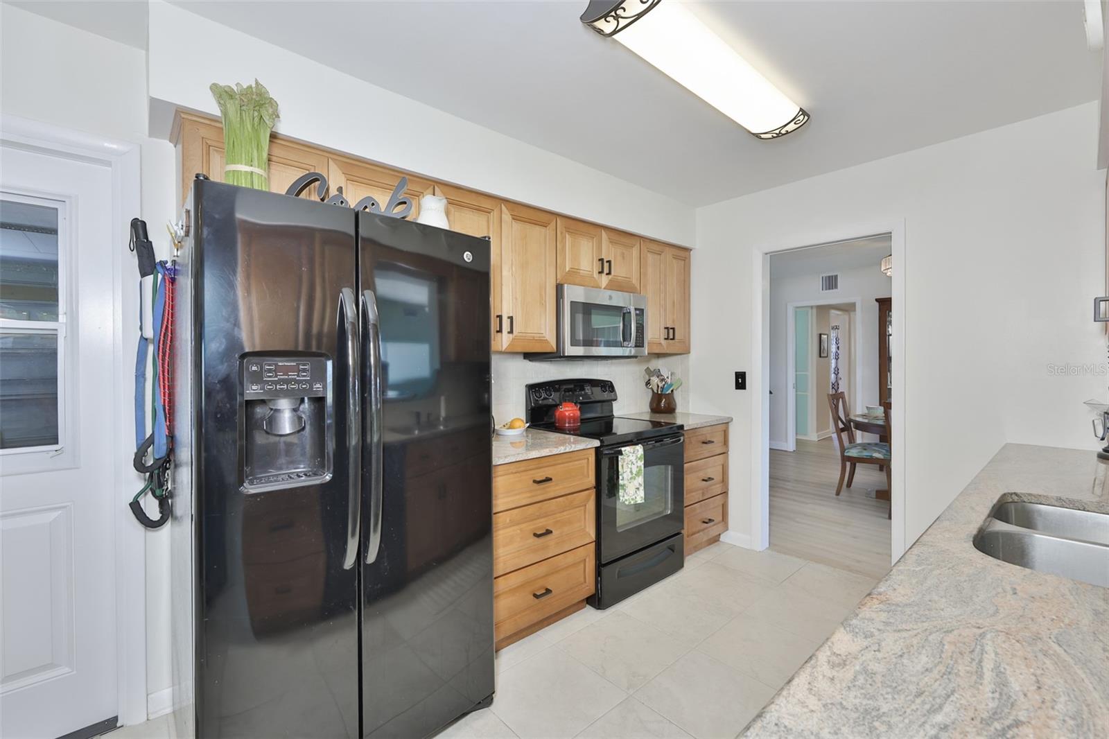 1704 DANBURY DR — photo 20