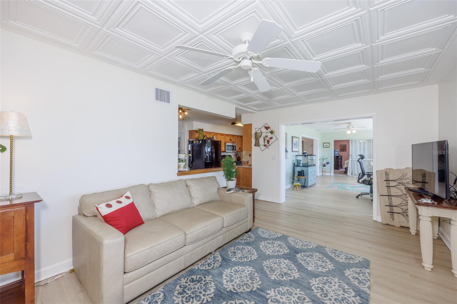 1704 DANBURY DR — photo 15