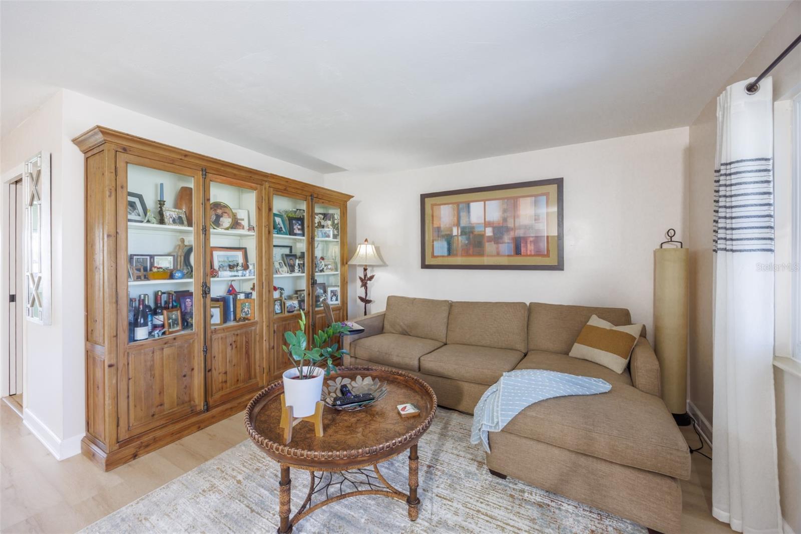 1704 DANBURY DR — photo 10